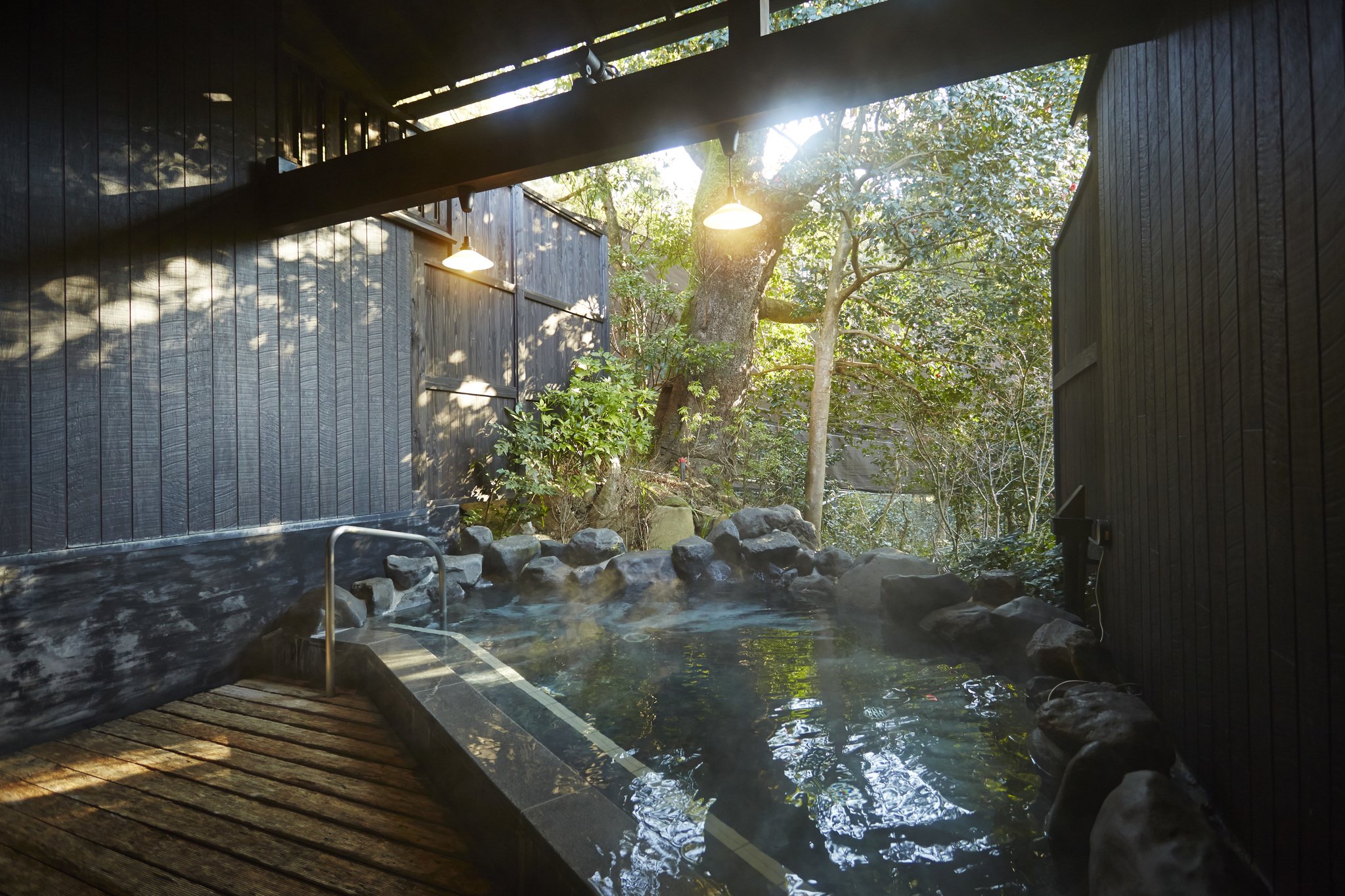 A Japanese professional baseball team will open a hotel with onsen